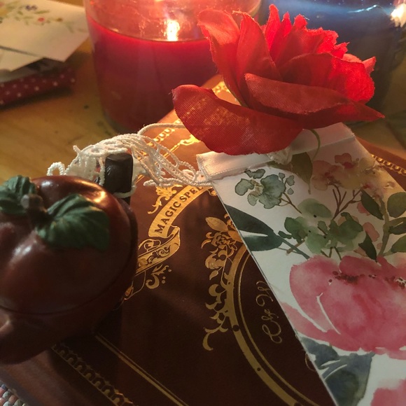 Floral Bookmark w Stackable Mini Teapot and Saucer - Picture 3 of 9